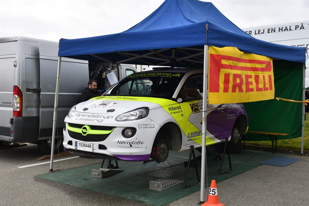 Rasmus Sørensen og Heidi Knudsen fik ingen point med hjem fra DM 2, men derimod en eksploderet motor. Dermed er de reelt afskåret fra at forsvare deres mesterskab.
(Foto: specialpress@gmail.com)
